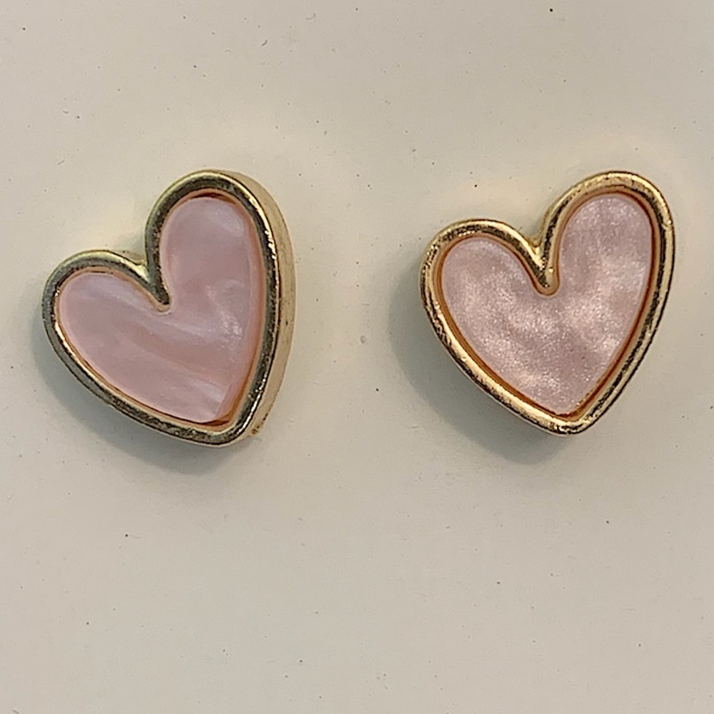 🚨Pink heart stud earrings